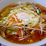 おひとり様ランチは簡単に蒸し野菜と月見のせラーメン